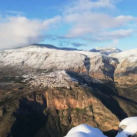 Delphic Horizons * Delphoi