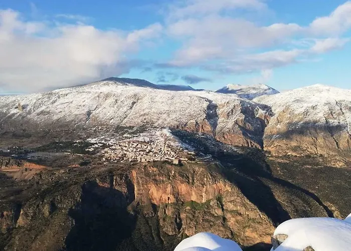 Delphic Horizons * Delphi