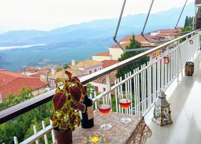 Delphic Horizons * Delphi